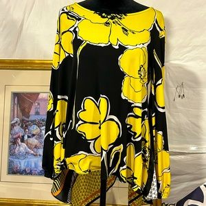 🤩COCO BIANCO RARE Silk Black & Yellow Tribal Tunic with gathered hem sleeves.